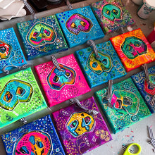 Load image into Gallery viewer, Mardi Gras Pig Snout Art - French Name for Flourishing