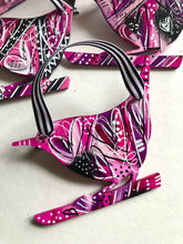 Load image into Gallery viewer, Love Bird Wood Ornament