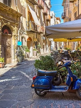 Load image into Gallery viewer, ITALY Arts &amp; Culture Retreat with Allie - FALL 2026
