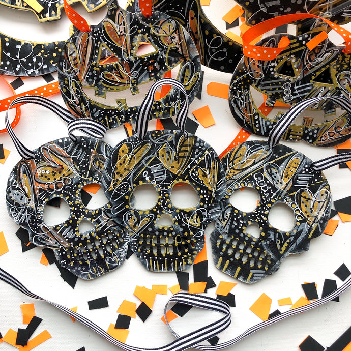 Halloween Heart Art - Skull Decoration
