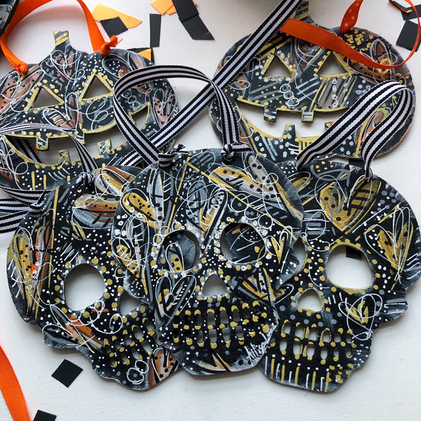 Halloween Heart Art - Skull Decoration